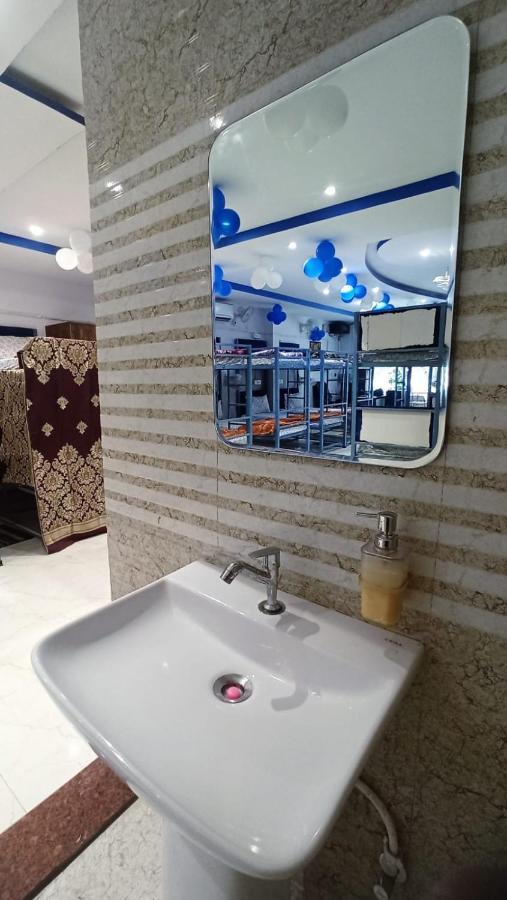 Laxmi Dormitory Vrindāvan Extérieur photo